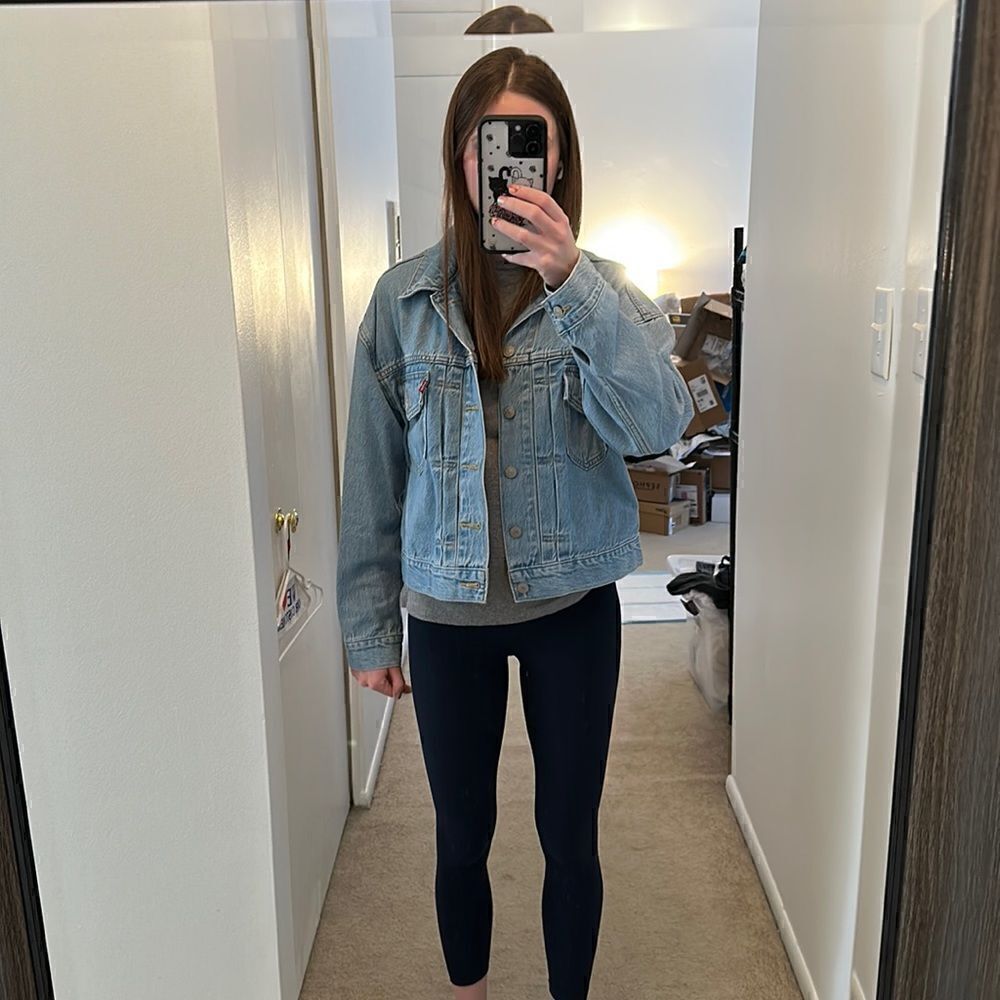 Levi’s Small Denim Jacket - Picture 2 of 5